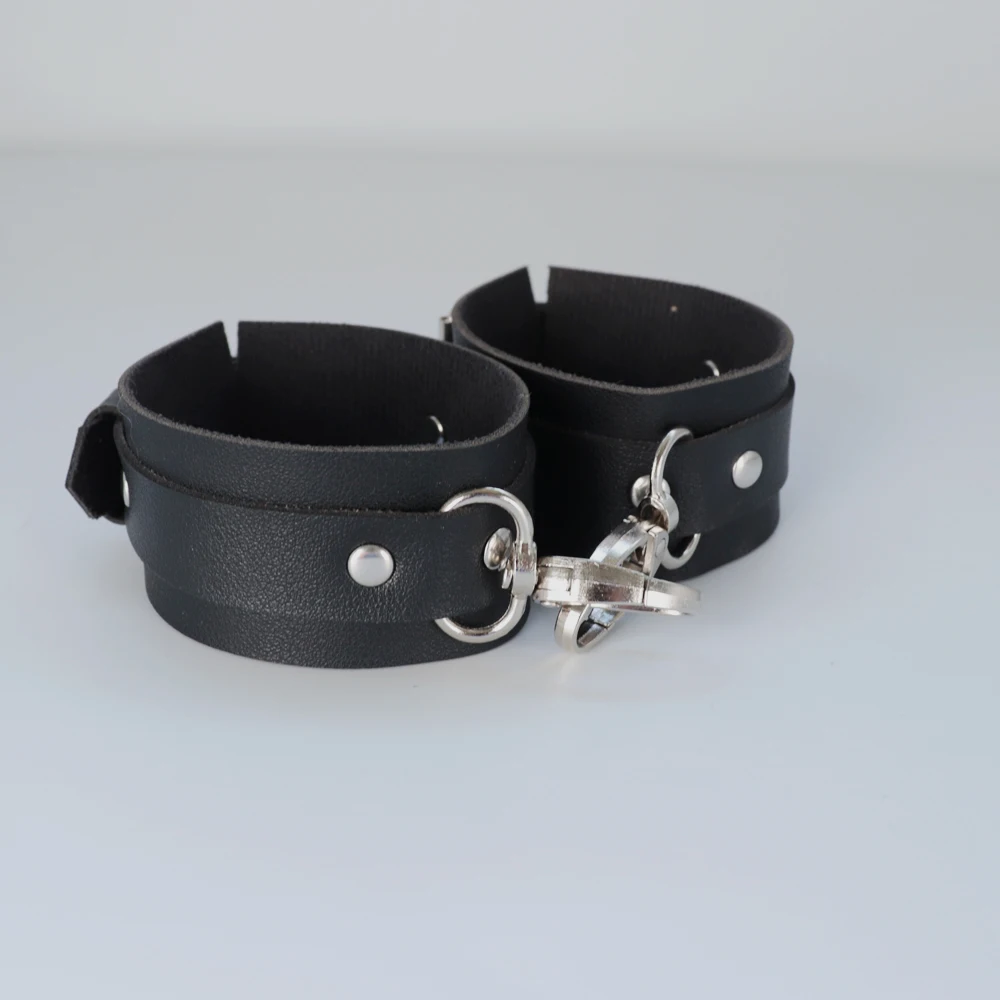 Sexy Adjustable Leather Handcuffs For Sex Toys For Woman Couples Hang Buckle Link Bdsm Bondage Restraints Exotic Accessories