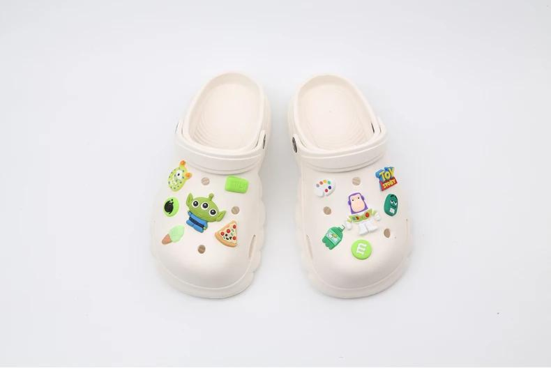 2022  New Parents-Chid Women Girls Boys Beach Cute Mules Clogs Garden Sandals Slippers Shoes30 31 32 33 34 35 36 37 38 39 40 41
