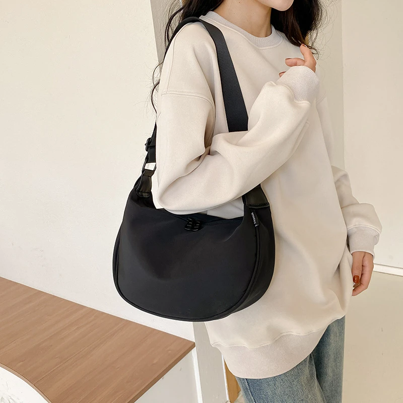 

New Solid Color Nylon Cloth Women's Versatile Single Shoulder Crossbody Storage Bag Simple Fashion Outdoor Commuting Tote Bags