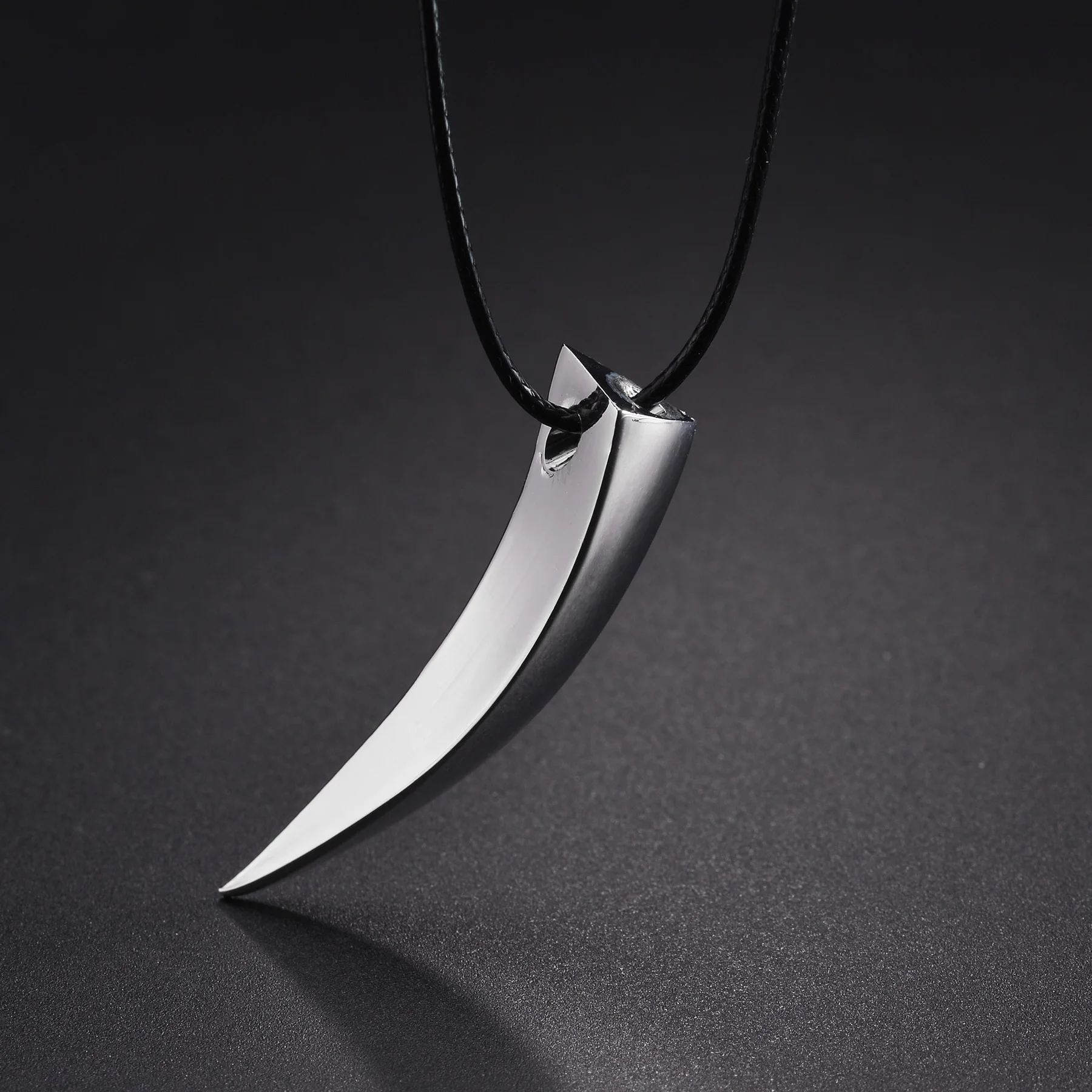 MeMolissa New Trendy Wolf Tooth Shaped Pendant Stainless Steel Necklace For Men Fashion Rope Chain Necklace Jewelry Gift