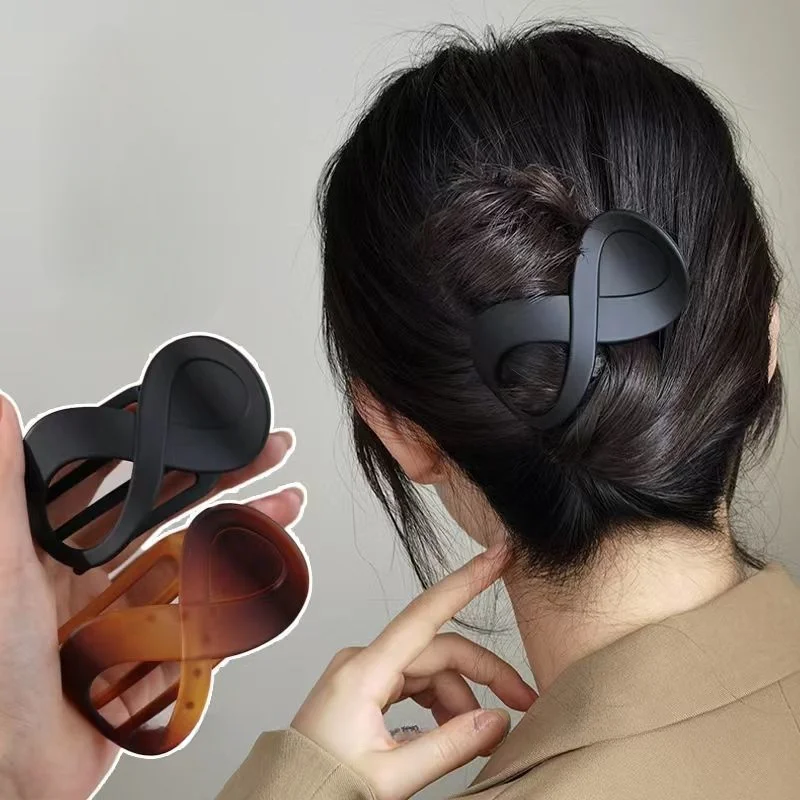 

Summer Simple Frosted Ponytail Clip Large Size Duckbill Clip Back Head Spoon Braiding Hair Clip Women Bath Shark Clip Headdress