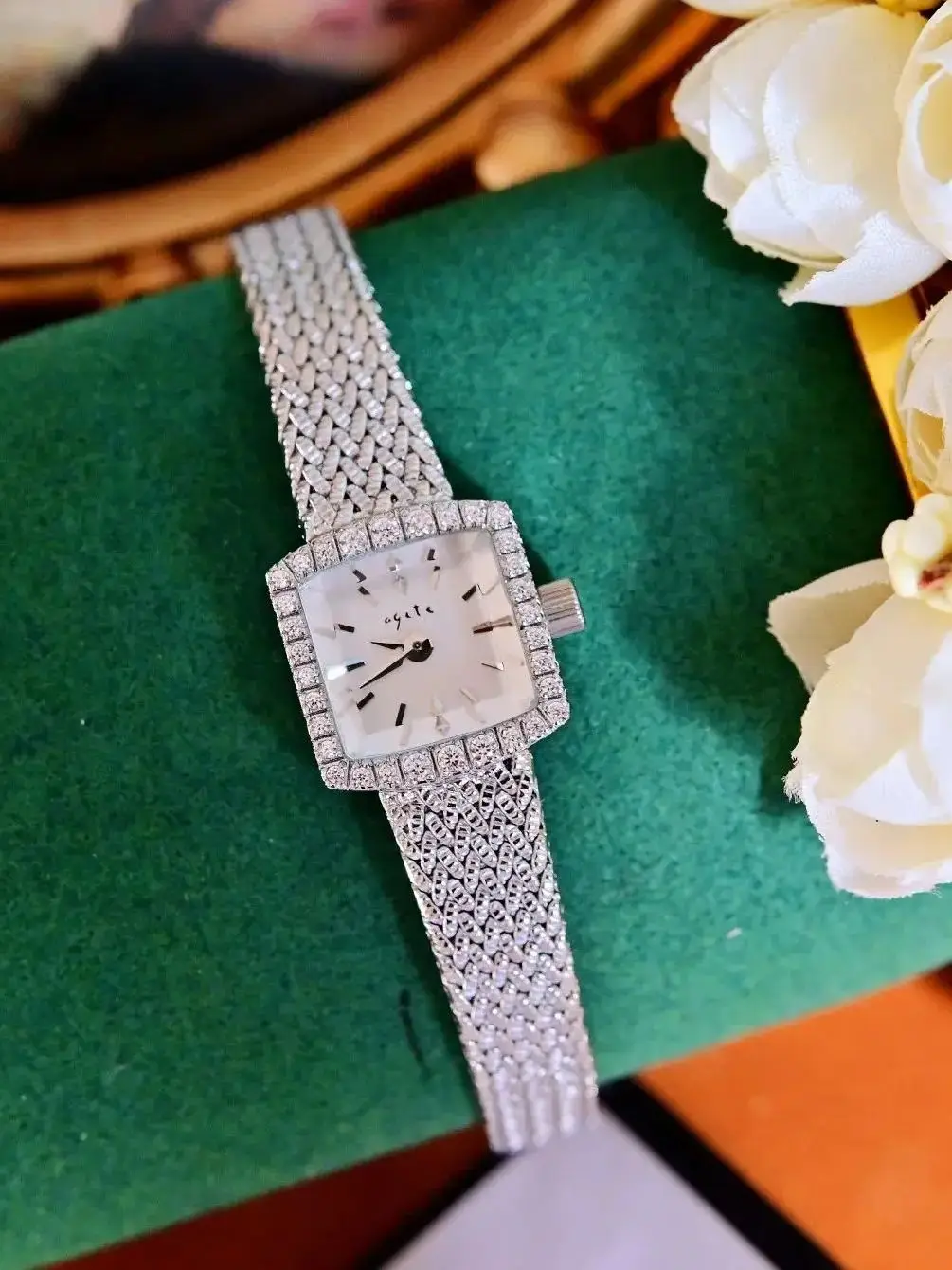 Montre Femme Vintage Années 80-90 - Cadran Diamant, Boîtier Or & Bracelet Cuir Noir