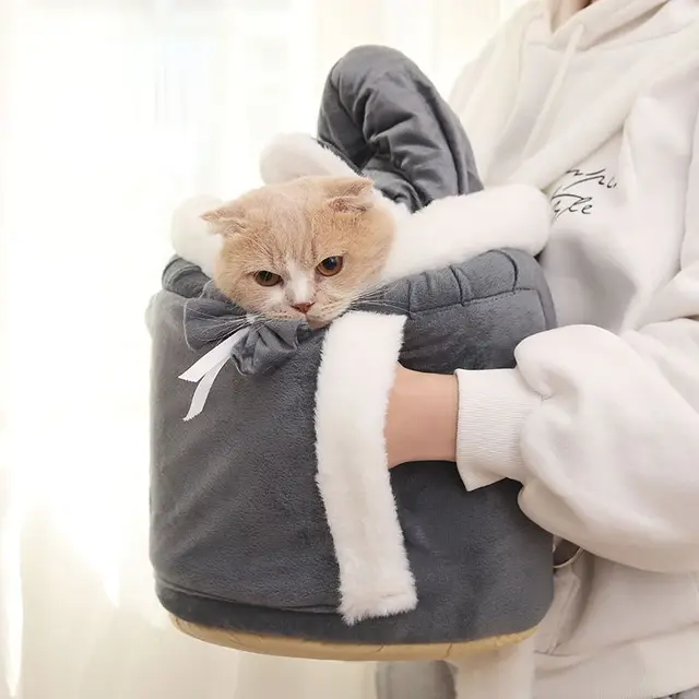 Pet Cat Bag for Winter Warmth, Portable Cat Outing Bag, Large Capacity, Soft and High Quality Fabric, Diagonal Crossing Pet Bag