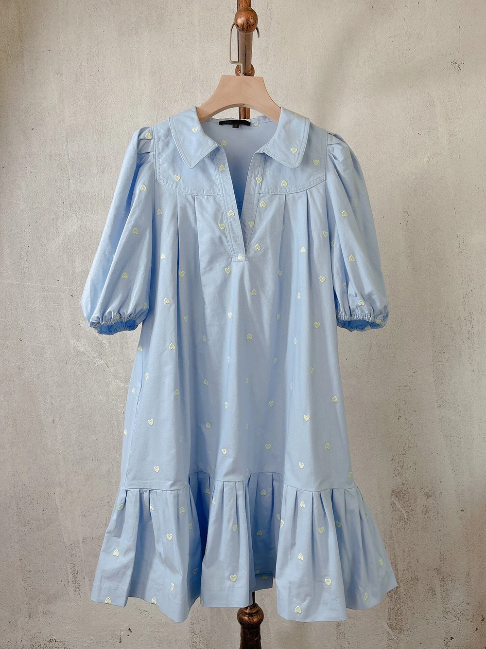 

2022 Summer Blue Heart Embroidered POLO Neck Puff Sleeve Ruffle Dress