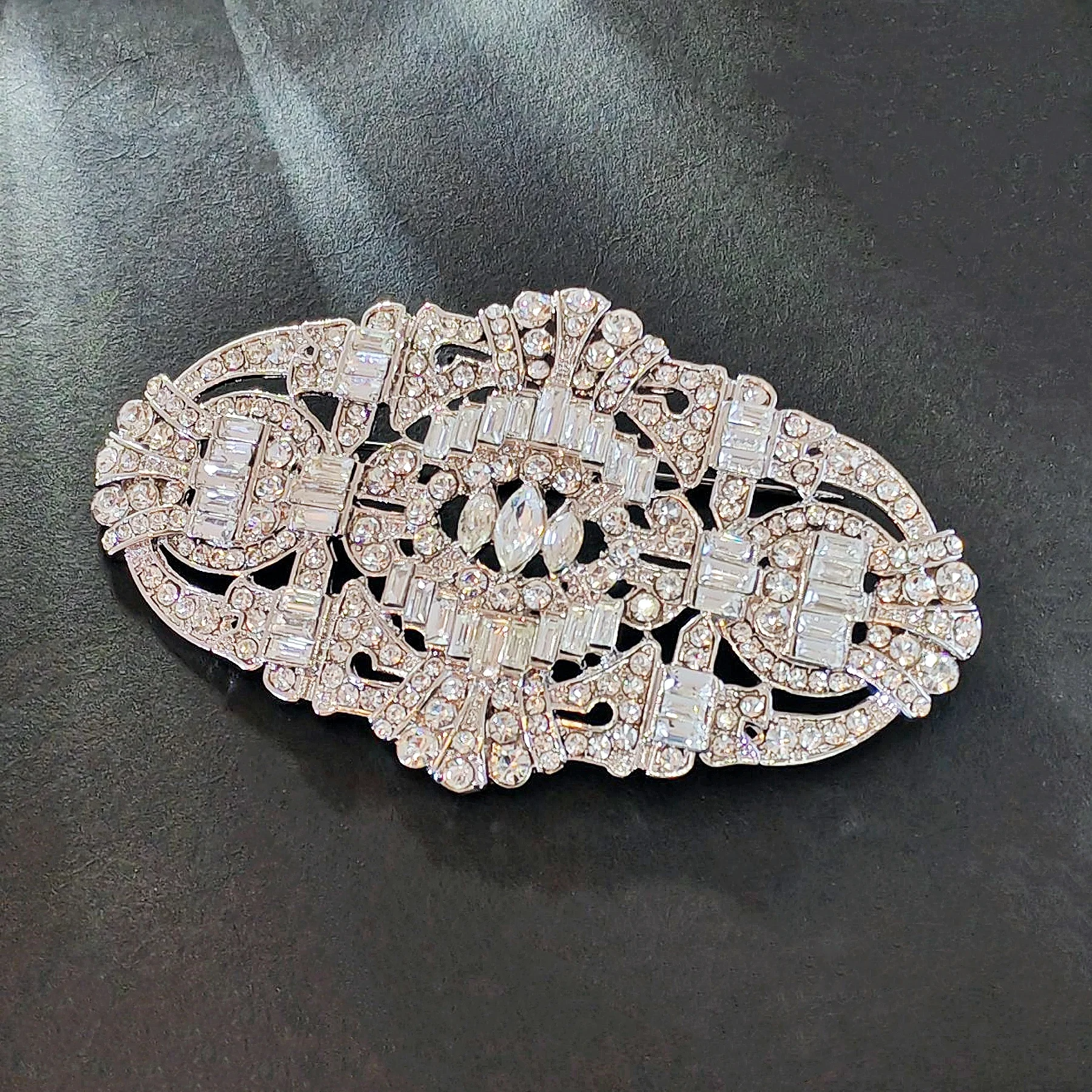Edwardian Vintage Silver Tone Crystal Rhinestone Oval Art Deco Brooch Badge Pin Wedding Accessory