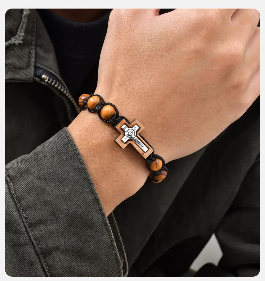 Kruzifix-Kreuz-Perlenarmbänder für Männer, braunes Holzperlenarmband, verstellbares gewebtes Rosenkranz-Armband, religiöser Schmuck. – Detail 2