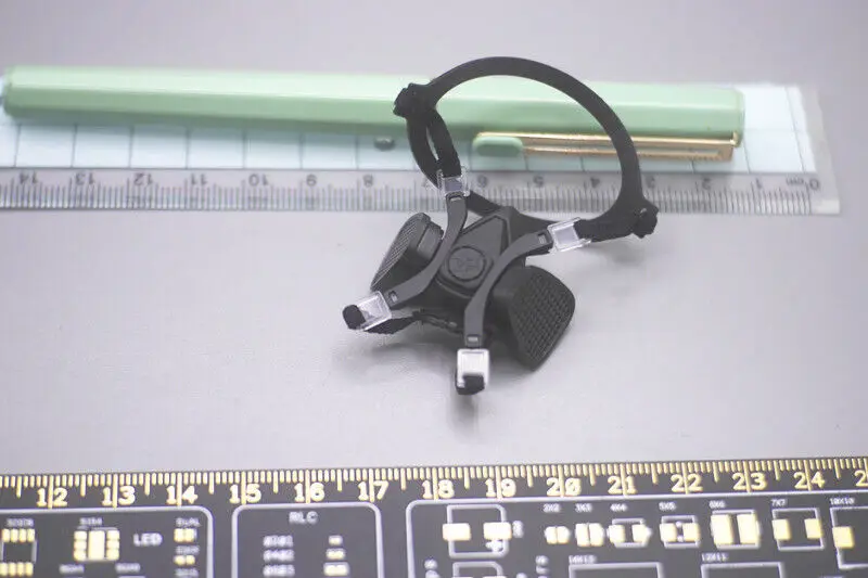 

SoldierStory 1/6th Sodier Accessories SSG003 Gas Mask for 12'' Figure