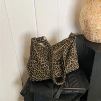 Trendy Casual Soft Textile Women's Shoulder Bag Large Capacity Leopard Print Female Retro Crossbody Bag For Commute Outings 3