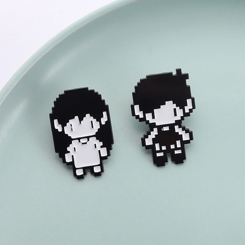 RPG Spiel Omori Pixel Figur Emaille Pin Anime Cosplay Omori Aubrey Kel Hero Sunny Metall Broschen Revers Abzeichen Lustige Schmuck Geschenke – Detail 7