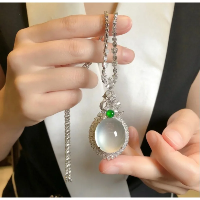 

Natural Myanmar Glass Type Emerald Egg Surface Pendant 18K Inlaid a Necklace