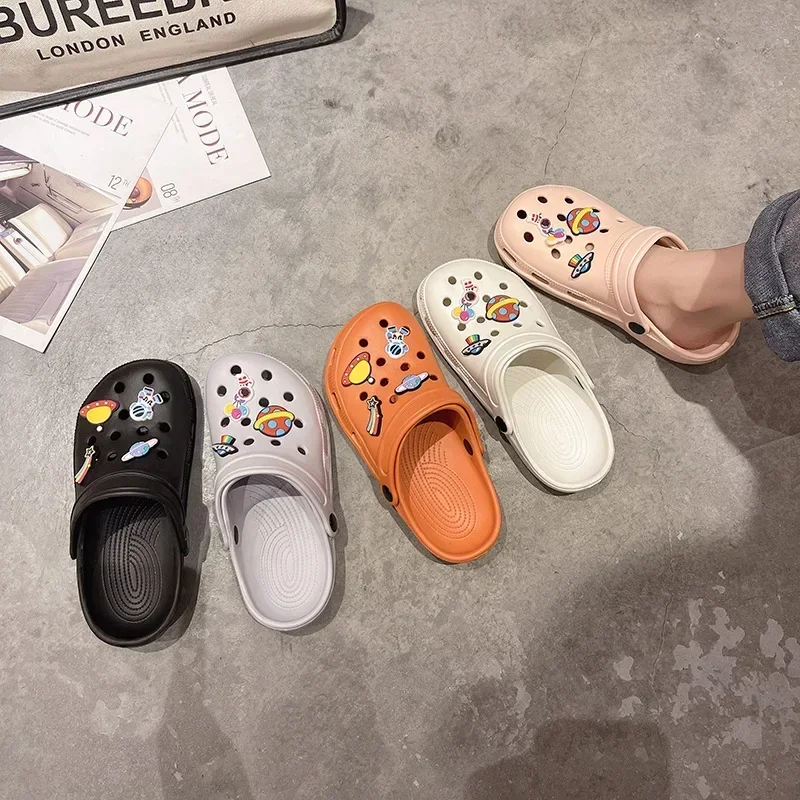 2023 neue Sommer Frauen Wasserdichte Hausschuhe Sommer Im Freien Frauen Rutschen Weiche Sohle Garten Schuhe Indoor Klassische Pflege Clogs Sandale – Detail 11