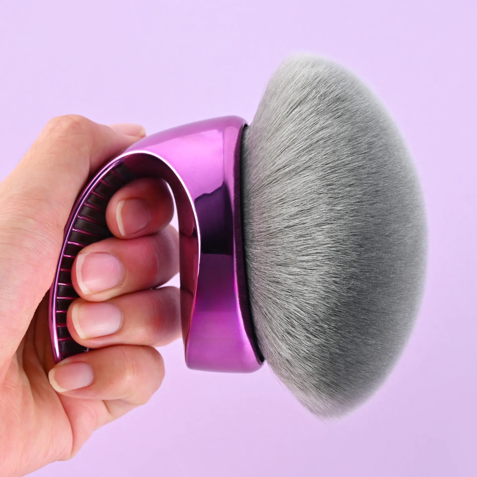 Description Picture 2 of itemHigh Quality Large Concealer Brush Kabuki Makeup Body Brush Cosmetic Tool Portable Big Semi-Circle Foundation Makeup Brushes