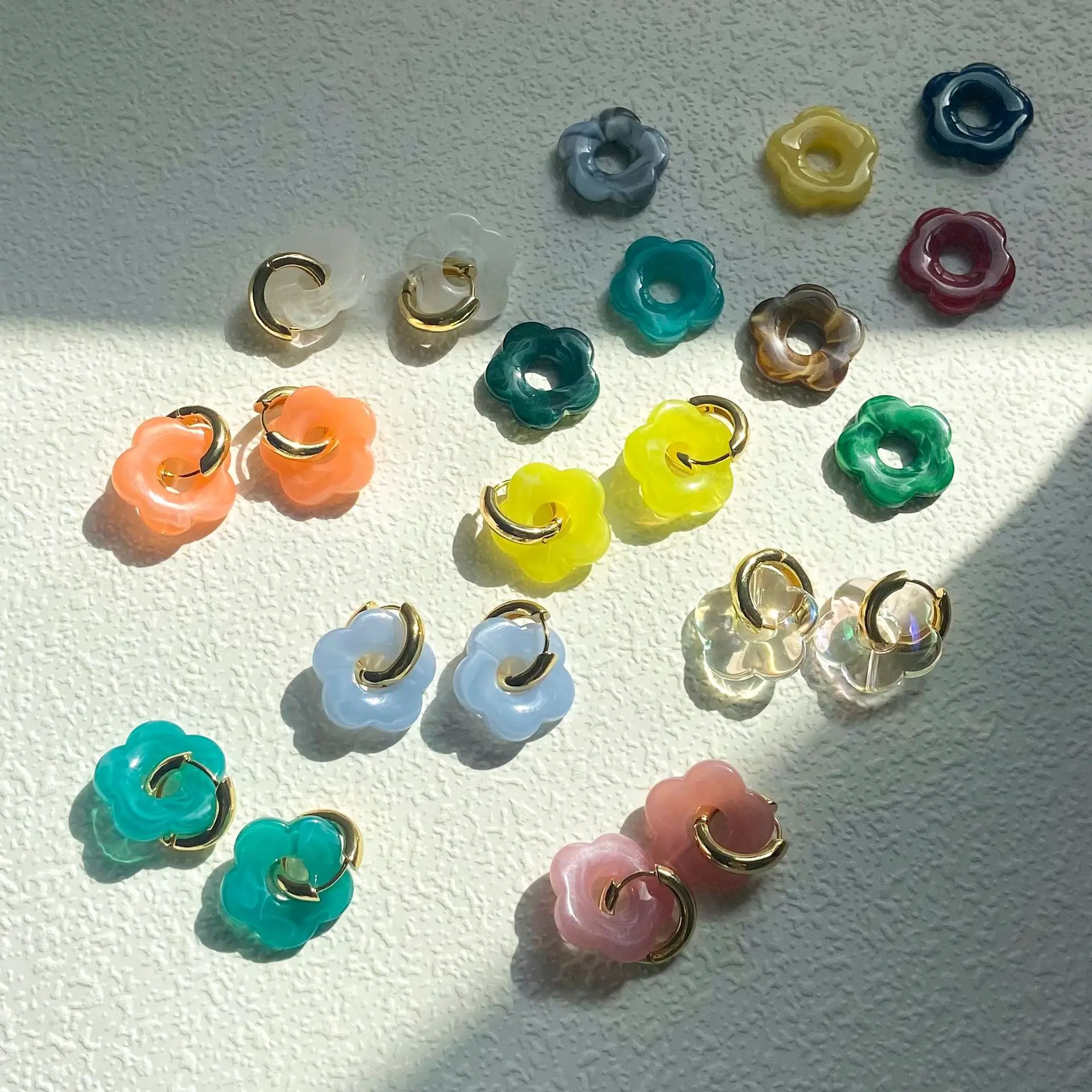 Earring Colorful Flower Resin Acrylic Charms Gold Color Circle Ear Buckle Hoop Earrings For Women