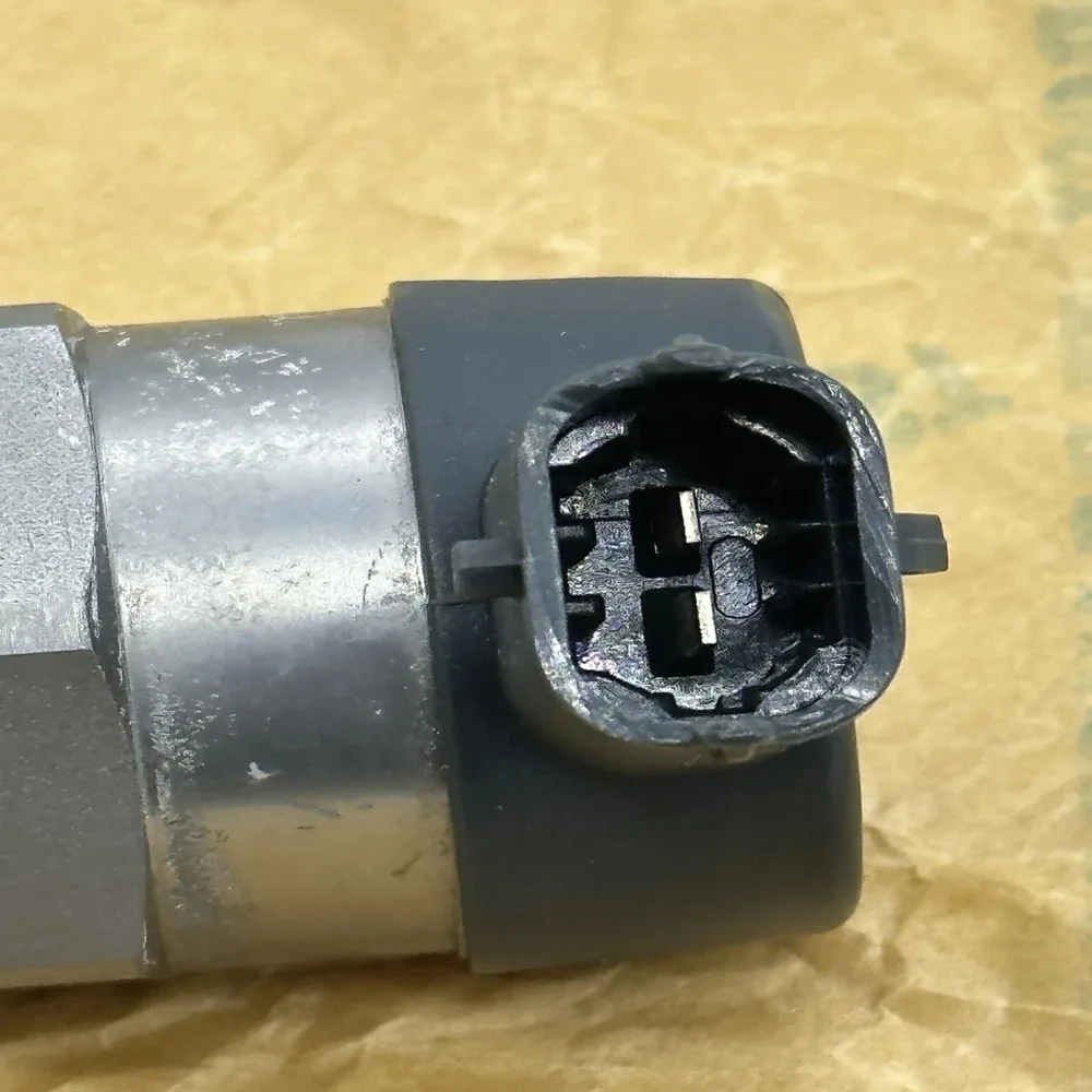 New 0281006159 Common Rail Pressure Regulator Diesel Fuel DRV 0445214233 68092292AA K68092292AA For Jeepp Chryslerr