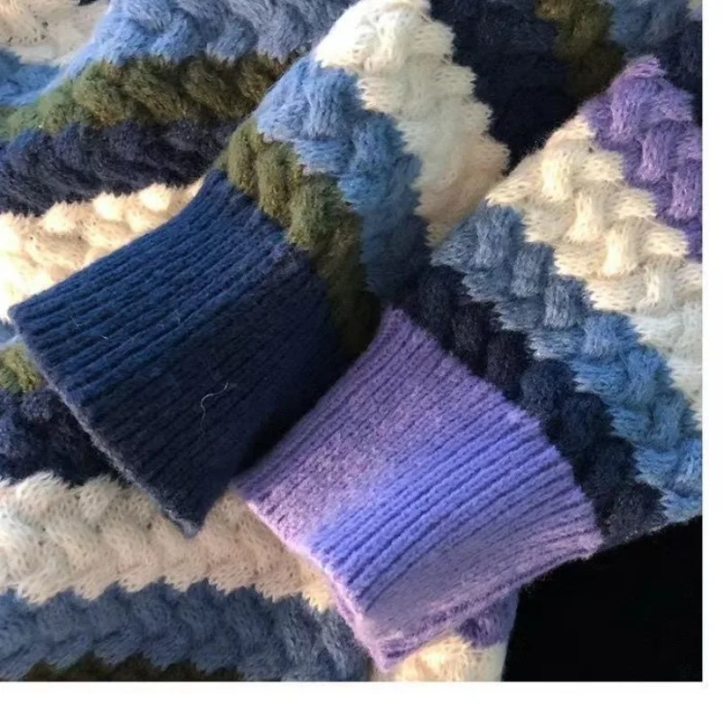 Рисунок 5 - Мужской трикотажный пуловер в полоску