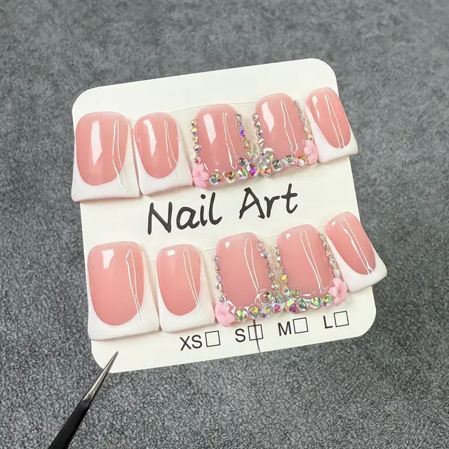 10pcs Handmade Press on Nails Short White French Duckbilled Fake Nail Tips Wearable Rhinestone Flower Design False Nails 2