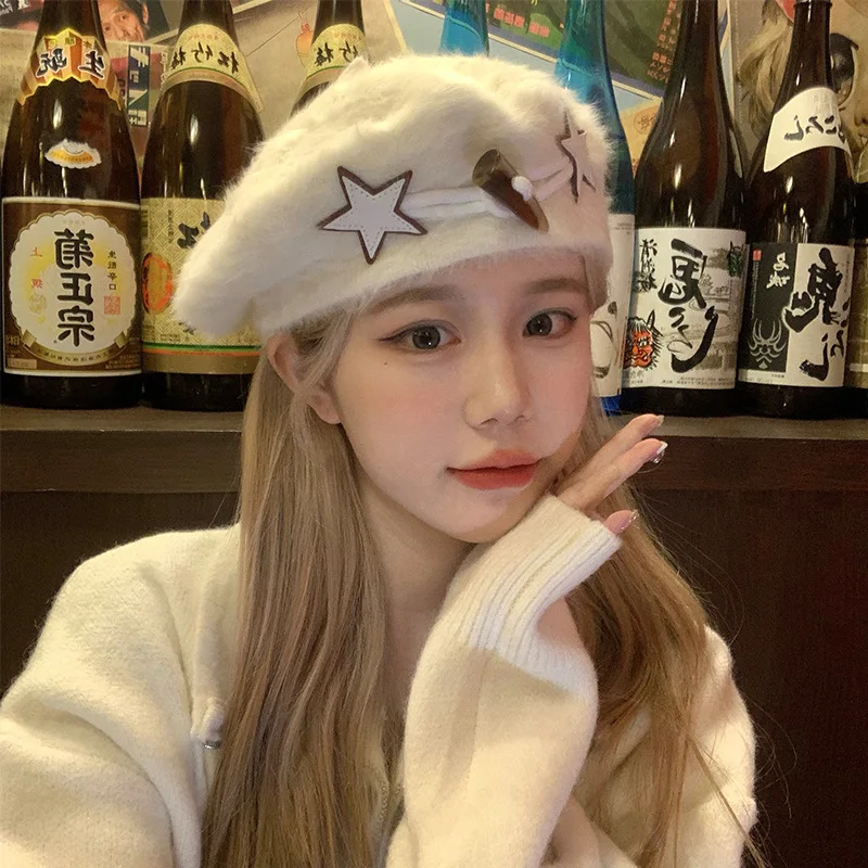 

Small crowd design feeling white plush rabbit hair beret for women in winter, furry and sweet, cute painter hat