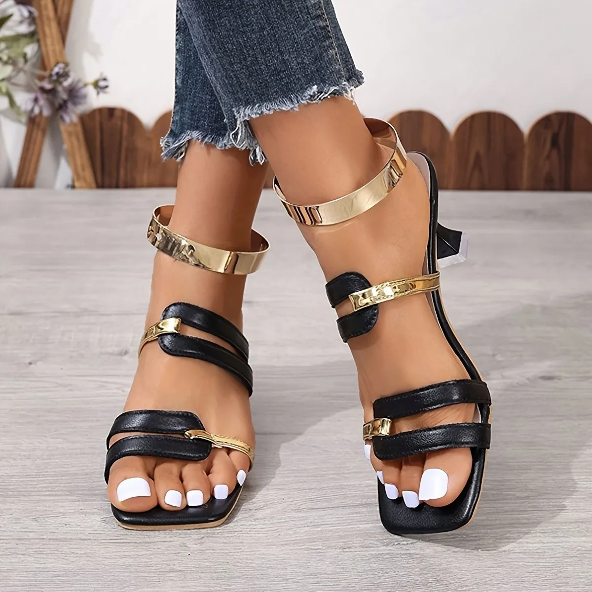 Plus Size New Color Matching Fishmouth Beach Slippers Women Summer Non-slip Slippers Women Shoes Fashion Chain Messenger Bag 2