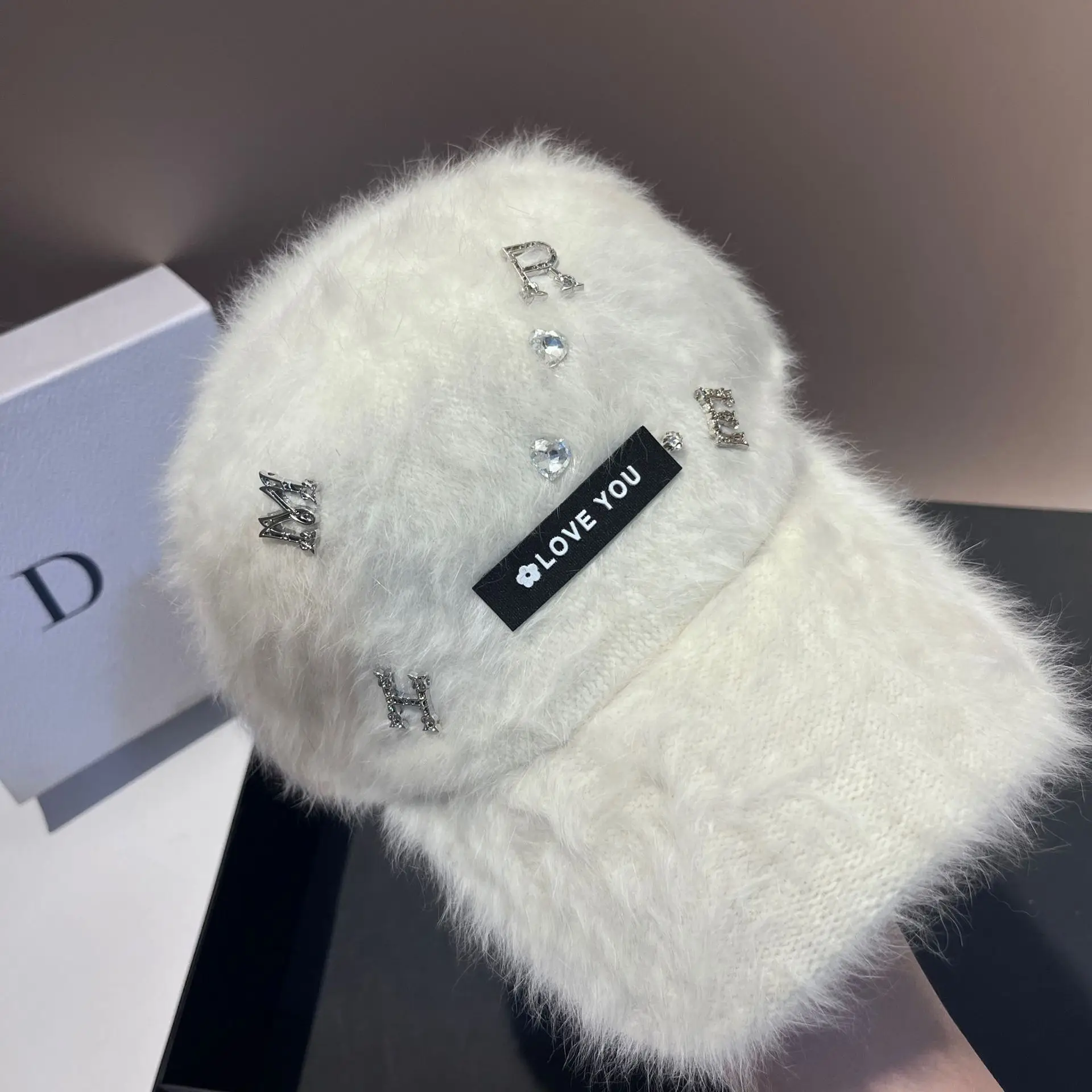 Winter Neue Warme Alter Reduktion Kaninchen Feder Baseball Kappe Mode Brief Gesicht Kleine Kappe Outdoor Casual Hut Weibliche_voghion.com