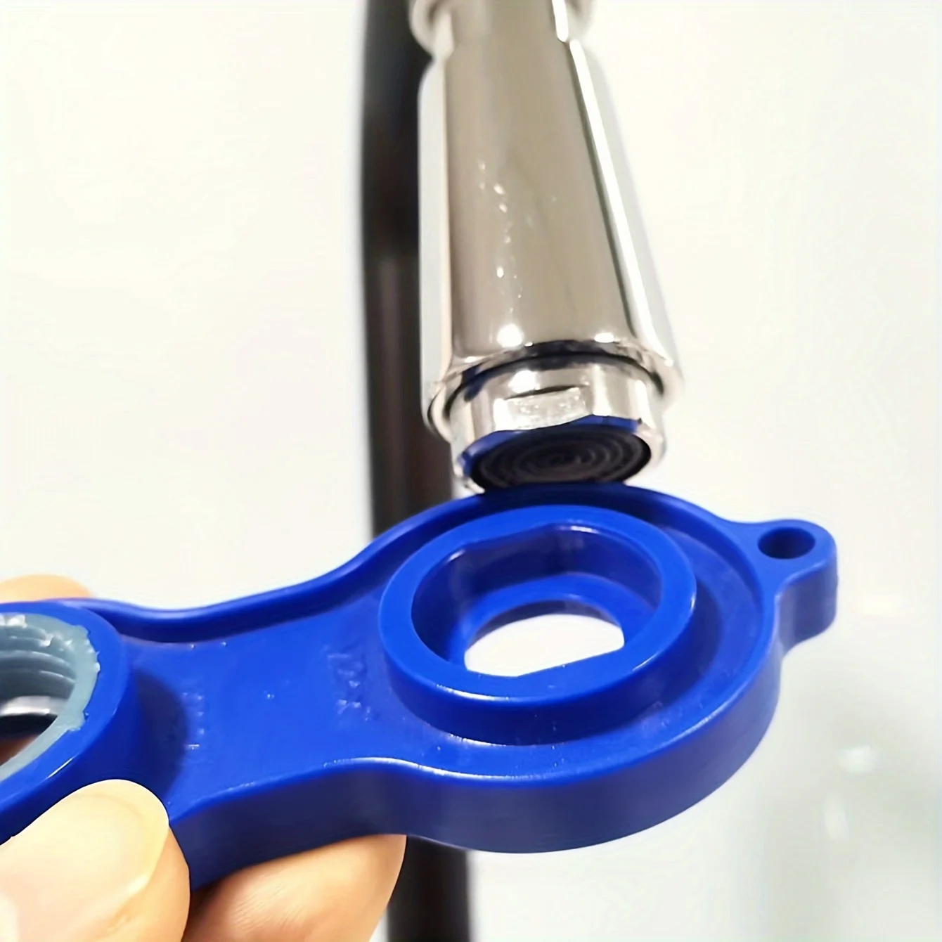 Water Nozzle Wrench Noodle Basin Kitchen Vegetable Wash Basin Faucet Aerator Wrench Filter Mesh Squeezer Special Removal Tool tap aerator,pipe repair tools