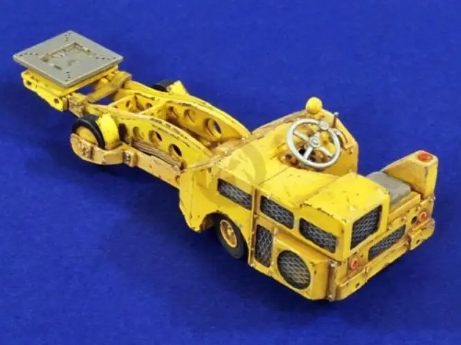 

1:48 Scale Die-cast Resin War Scene Model Resin Aircraft Field Service Vehicle Assembly Model (no Sticker)