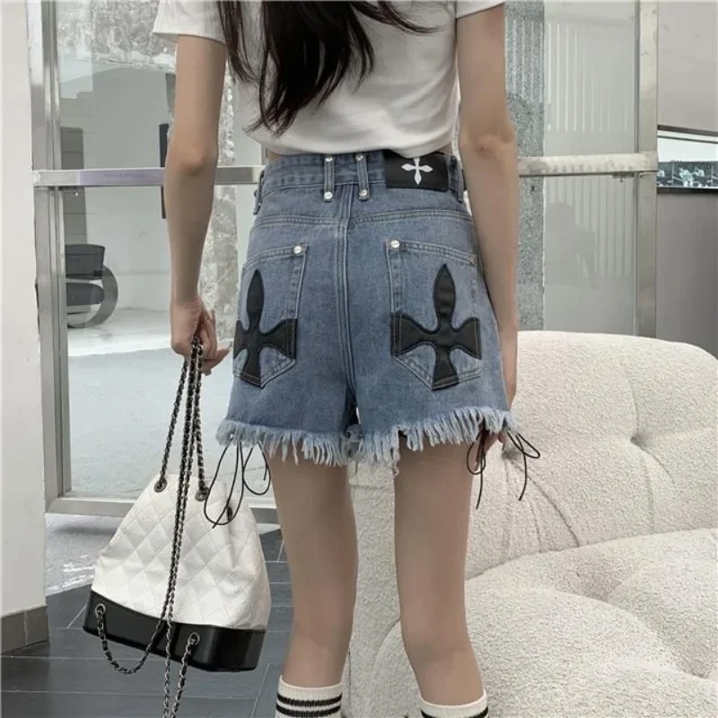  Ƽ Y2k ݹ,  ũ ª û, Ƹ޸ĭ ƮƮ  ̽Ʈ ĳ־ A   ݹ,  м