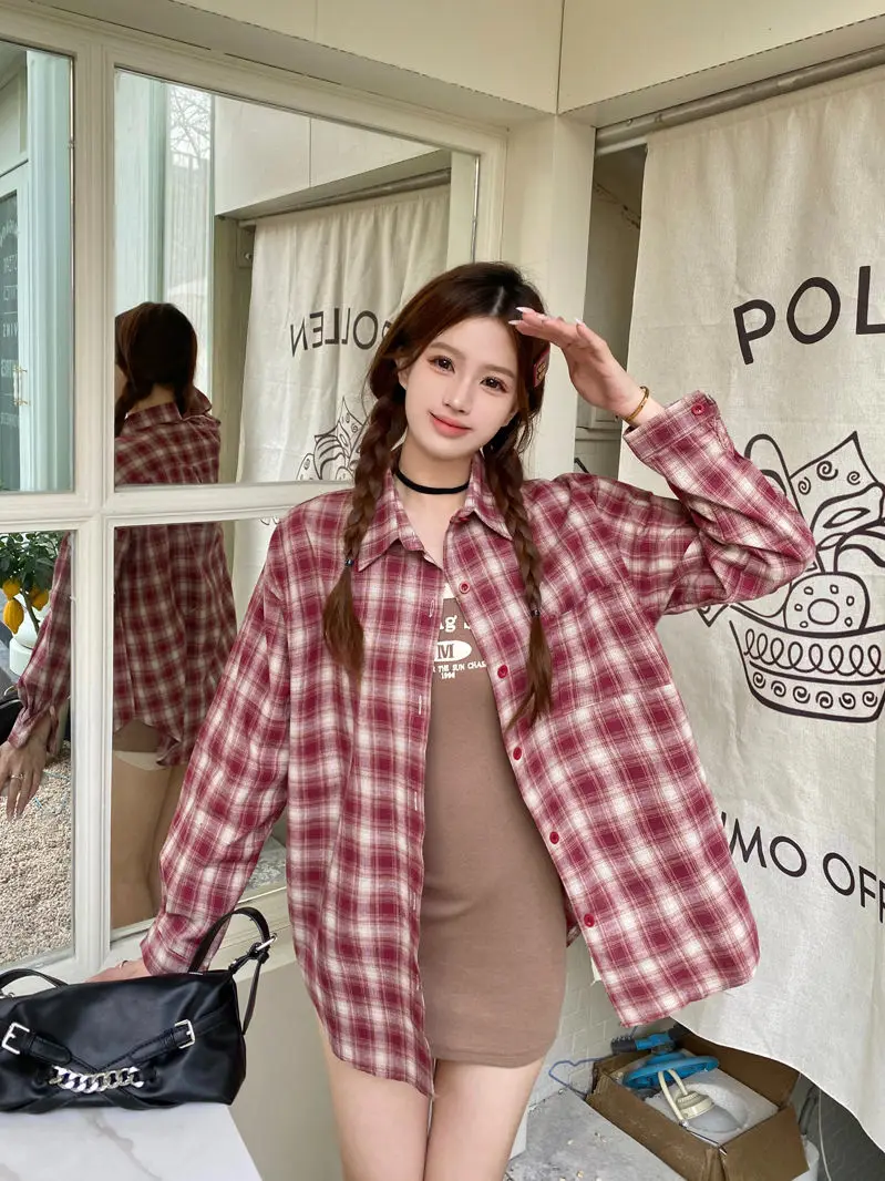 

Vintage Red Plaid Long Sleeved Shirt Jacket Spring/Summer 2024 Women's New Fashionable Versatile Casual Polo Collar Top