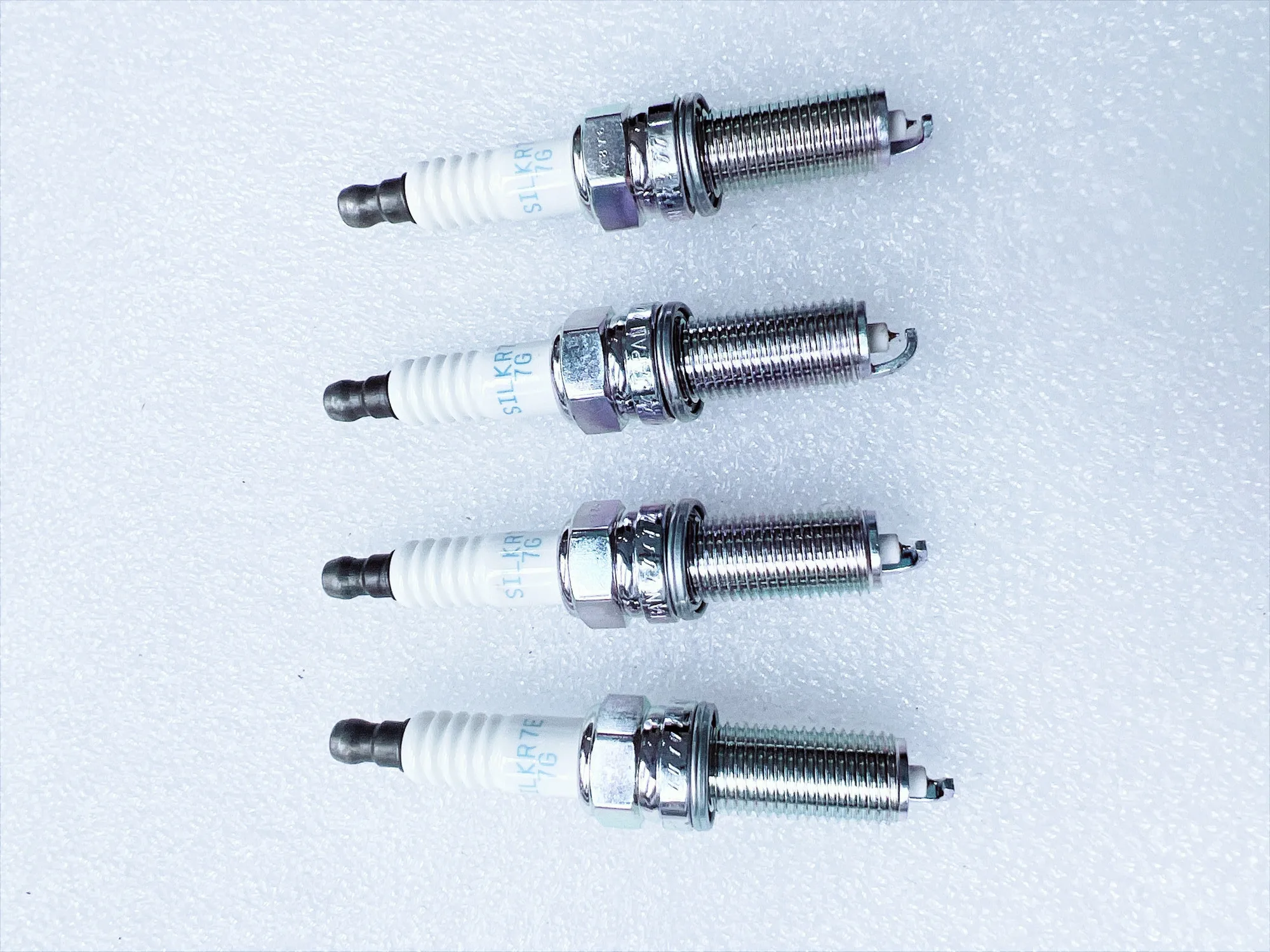 4PC Original Spark Plug 68292346AA, 50051491 Suitable For; Jeep Wrangler, Grand Cherokee, Cherokee, Grand Commander K8, KL, JL,