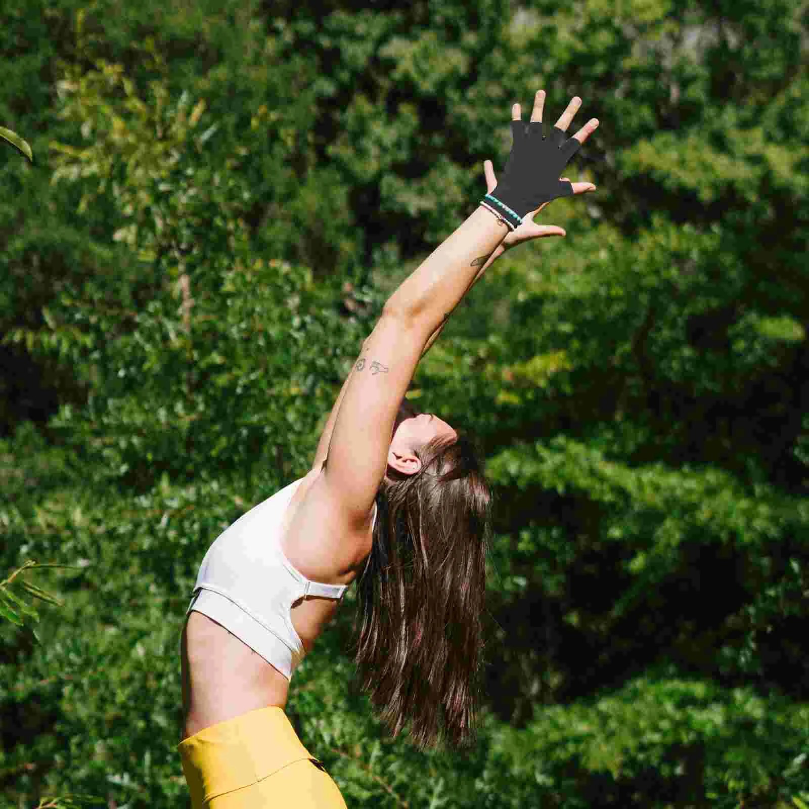 

4 Pairs Non-Slip Yoga Gloves Grip Running Sports Decorations Winter Fingerless Acrylic for Women Training Anti-skid Women's