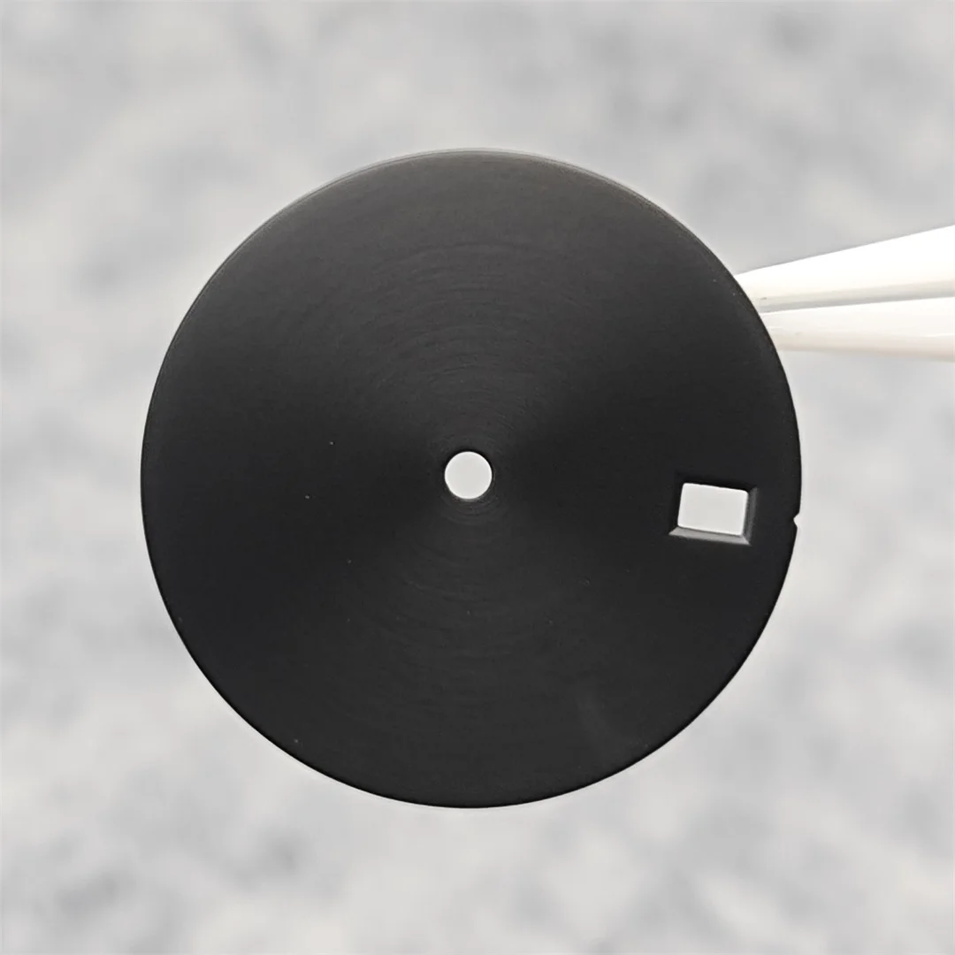 28,5 mm einfarbiges Metall-Zifferblatt mit rundem Sandmuster, DIY-Zifferblätter mit Kalenderfenster, NH35/NH36/4R/7S-Uhrwerk – Detail 17