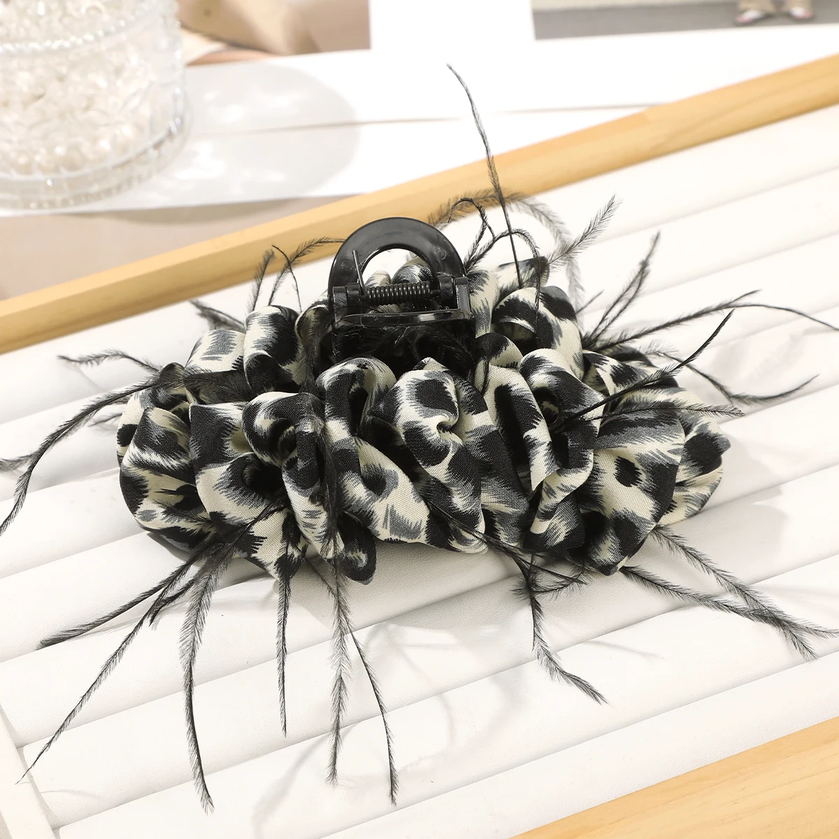 15CM Large Pleated Leopard Print Hair Claw Clip Hair Crabs Women Temperament Hairpin Barrette Party Ponytail Hair Claw Korean