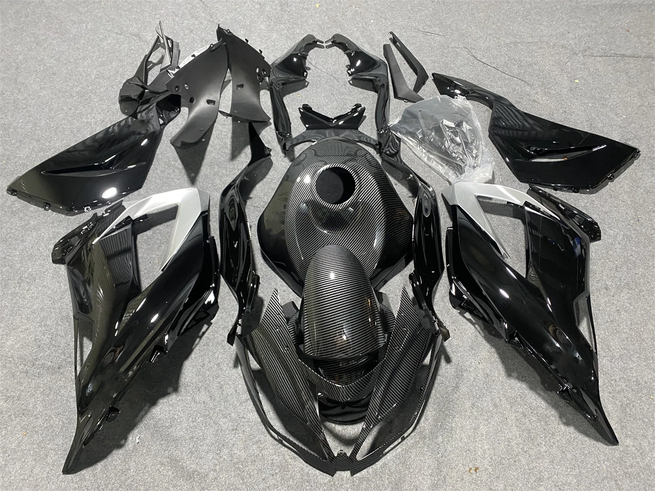 

Новый комплект обтекателей для мотоциклов из АБС, подходит для kawasaki Ninja ZX6R 636 2013 2014 2015 ZX-6R 13 14 15 16 17 18, обтекатель глянцевый черный