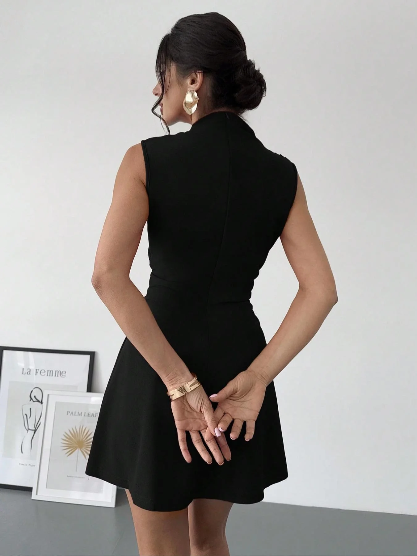 Abito da donna elegante, design elegante, perfetto per varie occasioni, tessuto di alta qualità, pezzo di moda alla moda - immagine 5