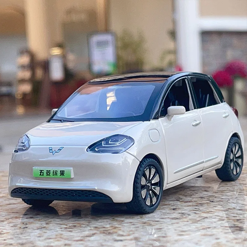 1:32 Wuling бинго сплав новая модель электромобиля литая металлическая игрушка мини-Автомобили Модель автомобиля Имитация звука и фото детский подарок