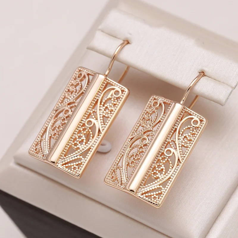 Attraktive goldfarbene Kupfer-Ohrringe für Damen, exquisite quadratische, handgeschnitzte Muster-Party-Ohrringe, Vintage-Schmuck für Damen