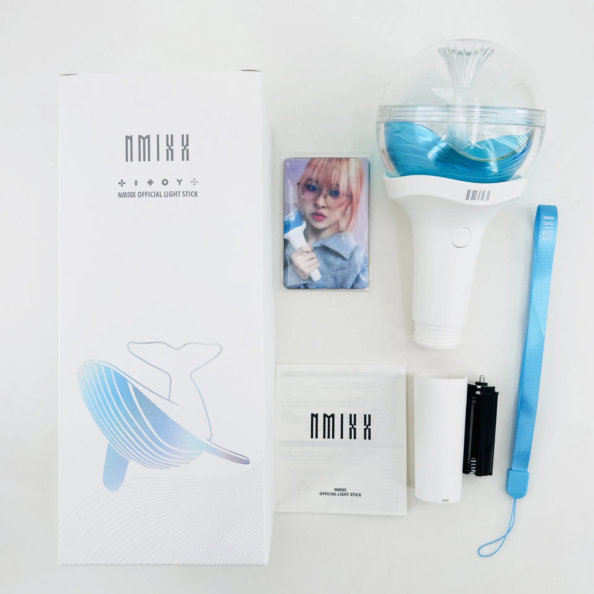 

KPOP NMIXX Concert Light Stick None-Bluetooth LED Whale Shape Hand Lamp Fans Meeting Support SullYoon HaeWon KyuJin Fans Gift