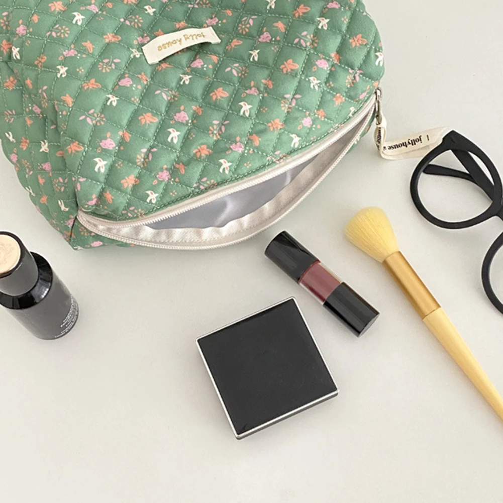 Women Makeup Handbags Zipper Korean Quilted Travel Organizer Portable Make Up Pouch Floral Print Large Capacity for Travel