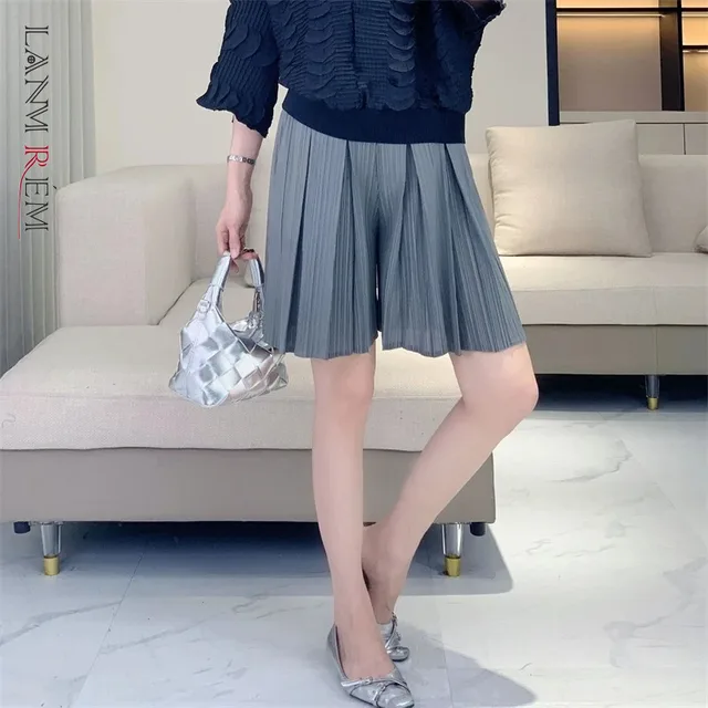LANMREM Summer Casual Pleated Shorts For Women High Waist Simple Fashion Three-Quarter Pants Loose Bottoms 2025 Chic New 2DB4495