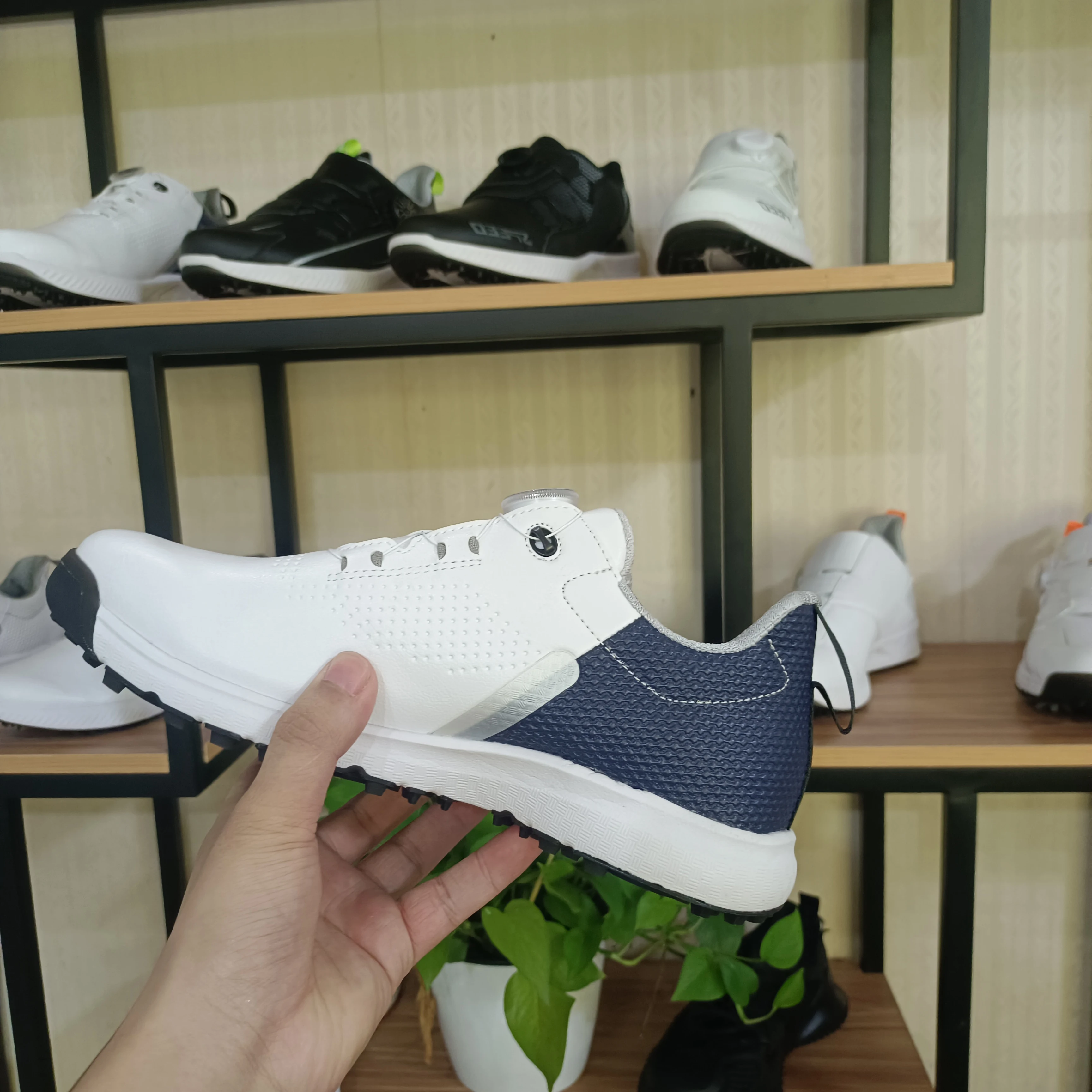 Men Professional Golf Shoes Spikes Golf Sneakers Big Size golf shoes