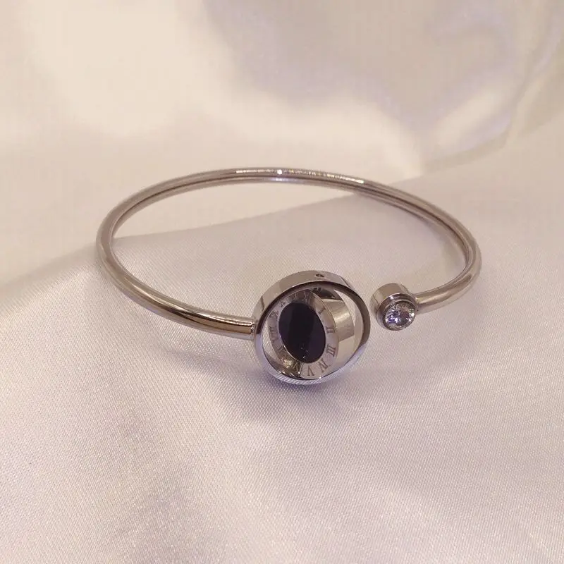 سوار بأرقام رومانية