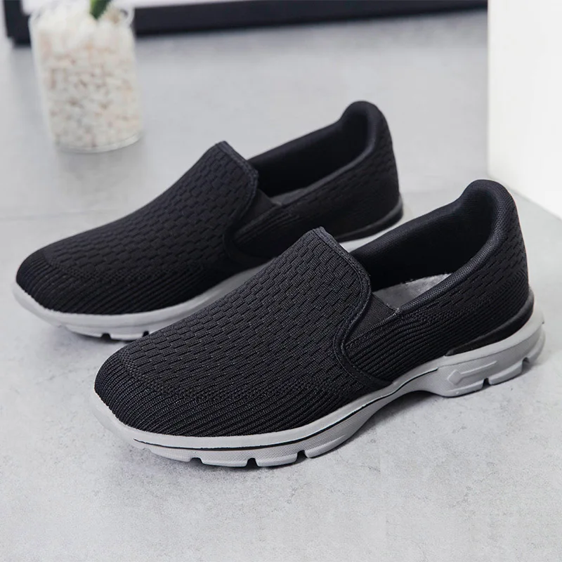 

Fashion Quality Men Non-Leather Casual Shoes Breathable Slip-on Male Footwear Outdoor Lightweight Sneakers Non-slip Soft Bottom