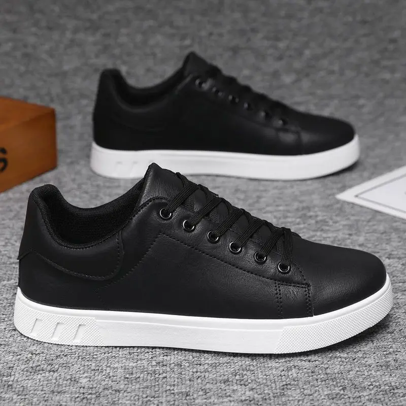 2026 Men's Shoes New Style Four Seasons Fashionable Versatile Soft Bottom White Casual Shoes Breathable Summer Zapatillas Hombre 1