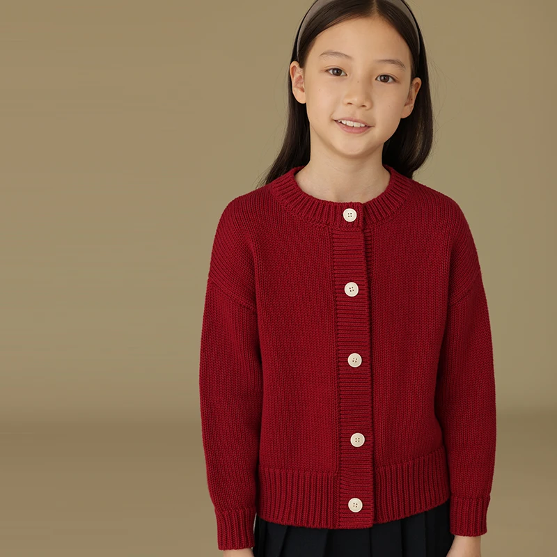 

Детская одежда, одежда для девочек, свитер, трикотажная одежда, новый продукт на осень 24, красный отбеливающий свитер, кардиган для мамы и ребенка, куртка