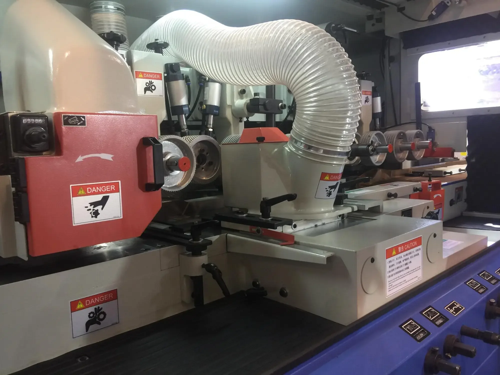 3 MB723W 4 Sided Moulder With Universal Spindle 5