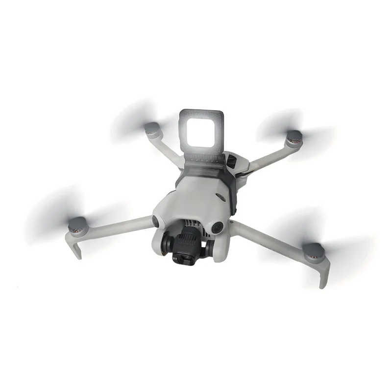 Le feu de navigation LED installé sur le drone DJI Mini 4 Pro, prêt pour un vol de nuit avec une luminosité optimale.