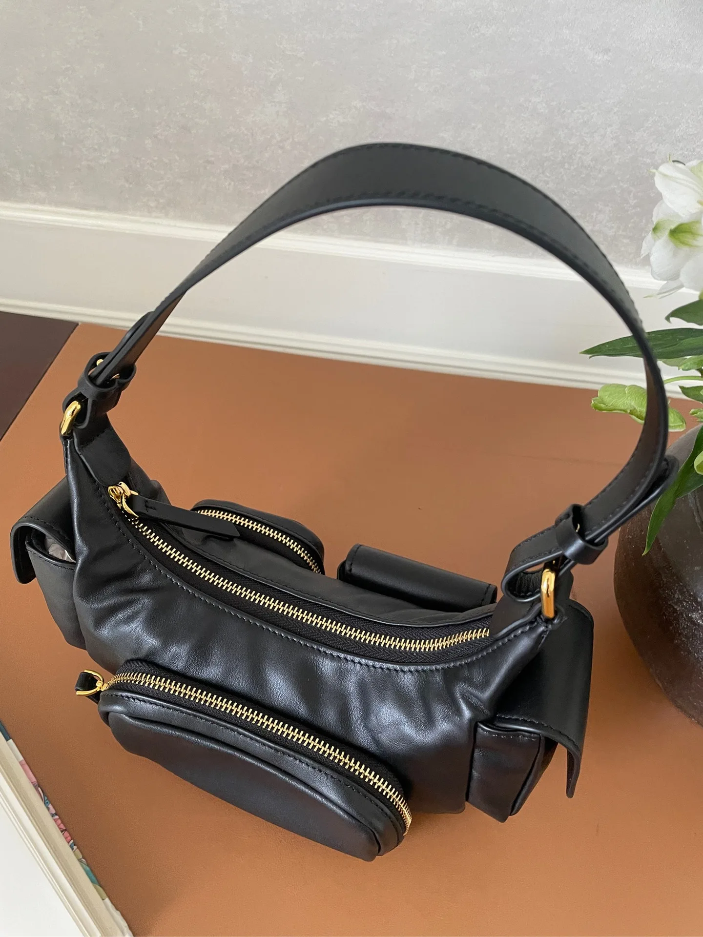 Maxdutti Minimalist Fashion Bag Women Ggenuine Leather Bag Single Shoulder Underarm Bag Handmade Motorcycle Cowhide Bag