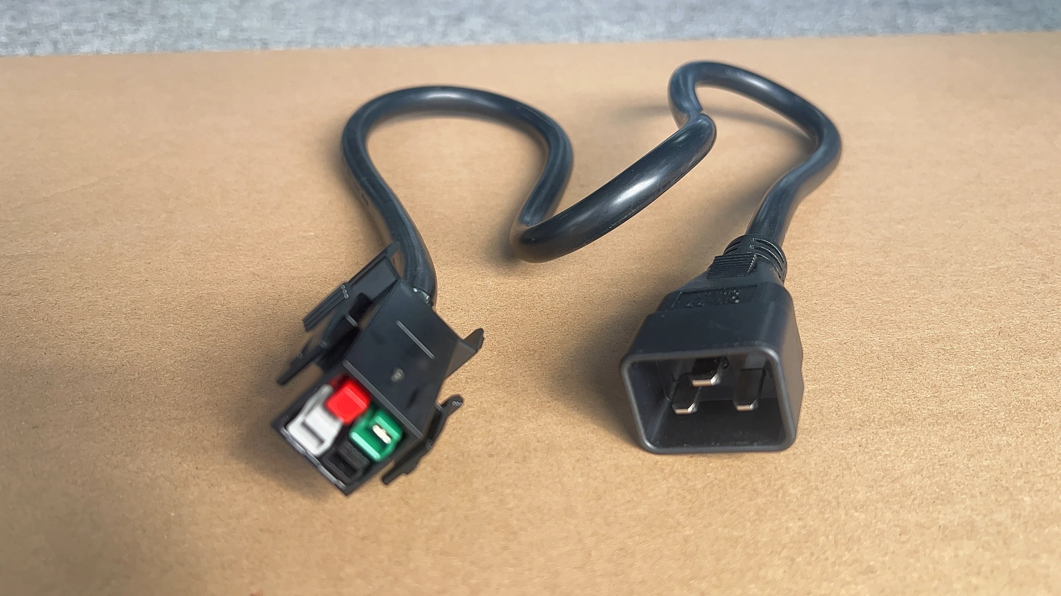 Adaptador do Fio do Soquete do Servidor P14 Plugue 4pin para Romper o Cabo de Alimentação do Ups C19 Pdu Iec C20 a P13 Plug para Antminer S21 - Imagem 2