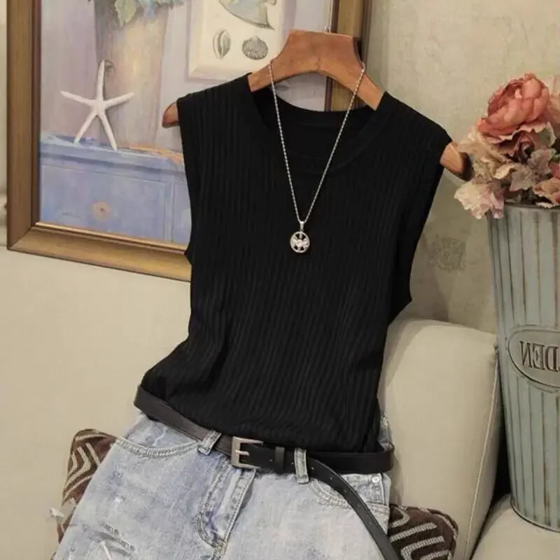 Knitted Vest Image 14