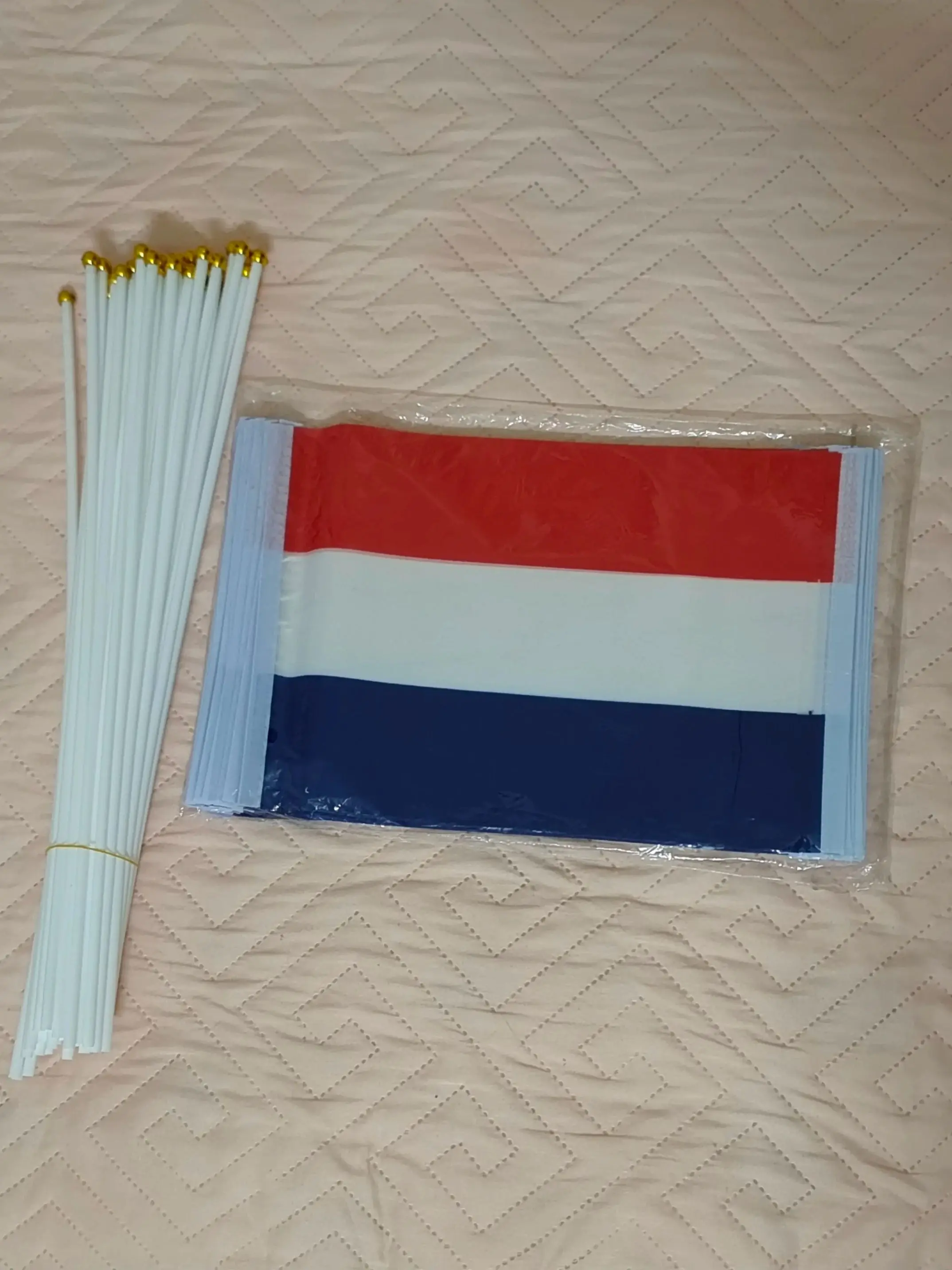 Großhandel Handwinkelflagge 20x30cm mit 40cm Kunststoffstab - Niederlande Italien Ungarn Vereinigte Staaten Kongo Jede Nationalflagge – Detail 1