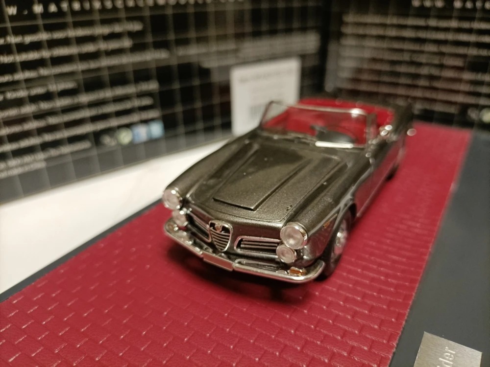 

Matrix 1:43 Alfa 2600 Spider 1965 Vintage Car Simulation Limited Edition Resin Metal Static Car Model Toy Gift